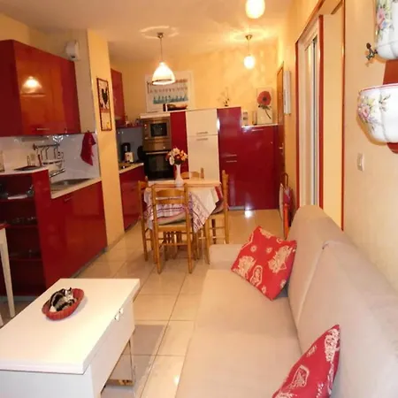 Studio For 4 People * 艾克斯莱班